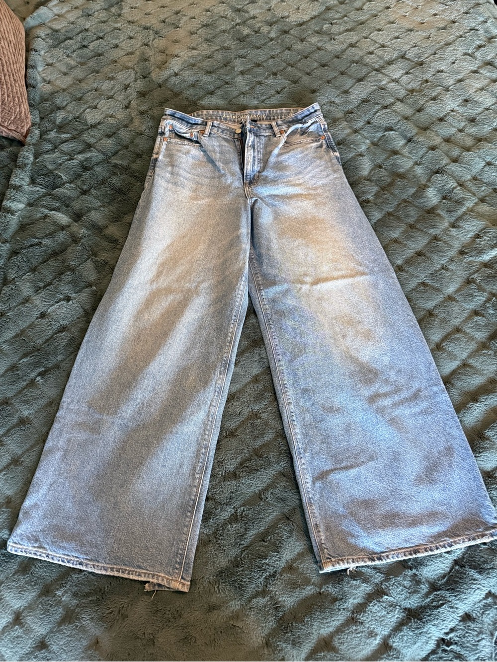 Wide Leg Light Wash Women’s Jeans